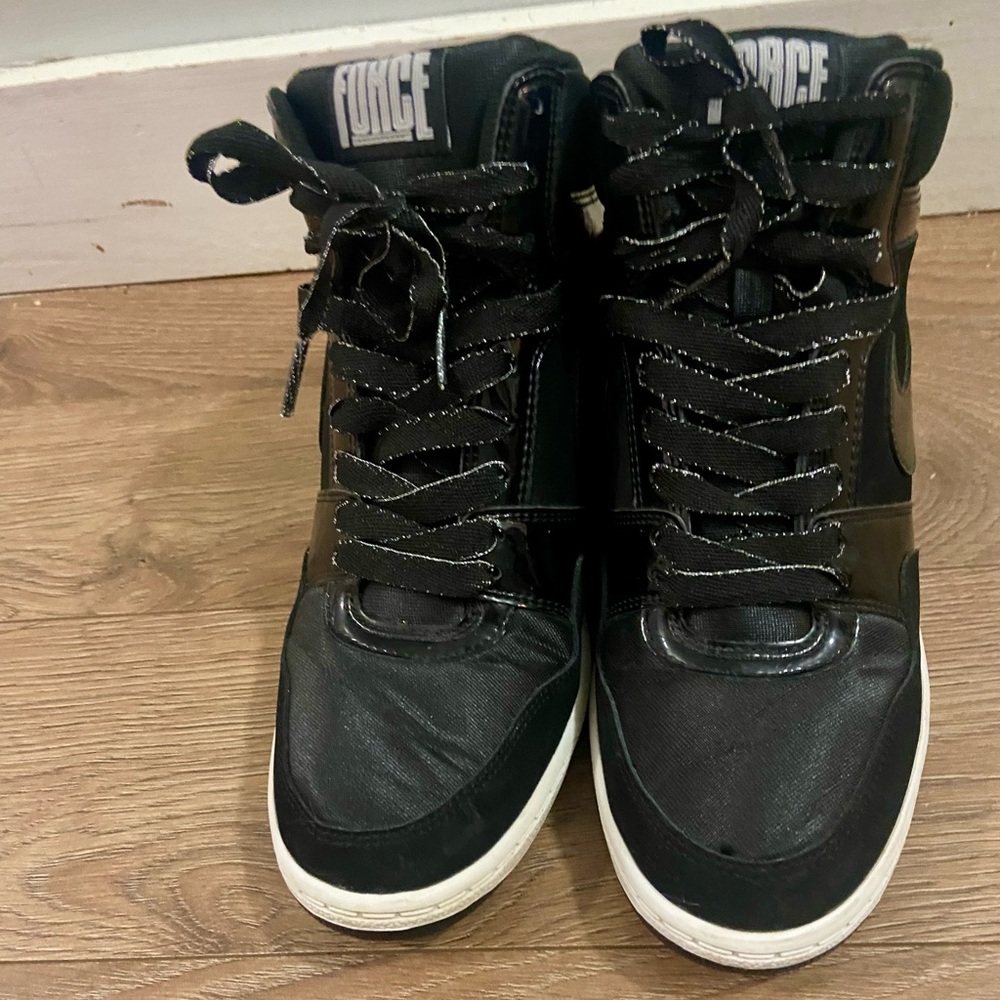 Nike Women's Black High-Top Ski High Sneakers - Picture 2 of 5